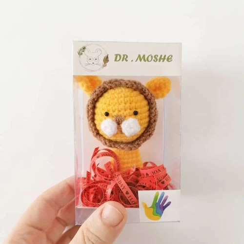 بستهبندی عروسک انگشتی بافتنی با طراحی کودکپسند و رنگهای شاد